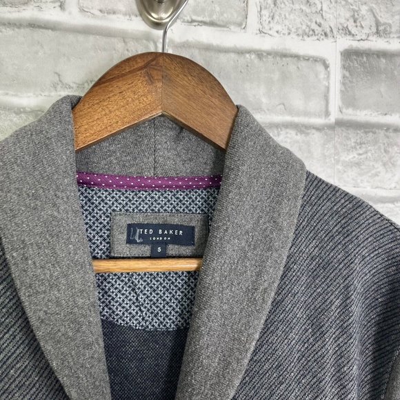 Men's Gray Shawl Collar Sweater - Picture 3 of 9